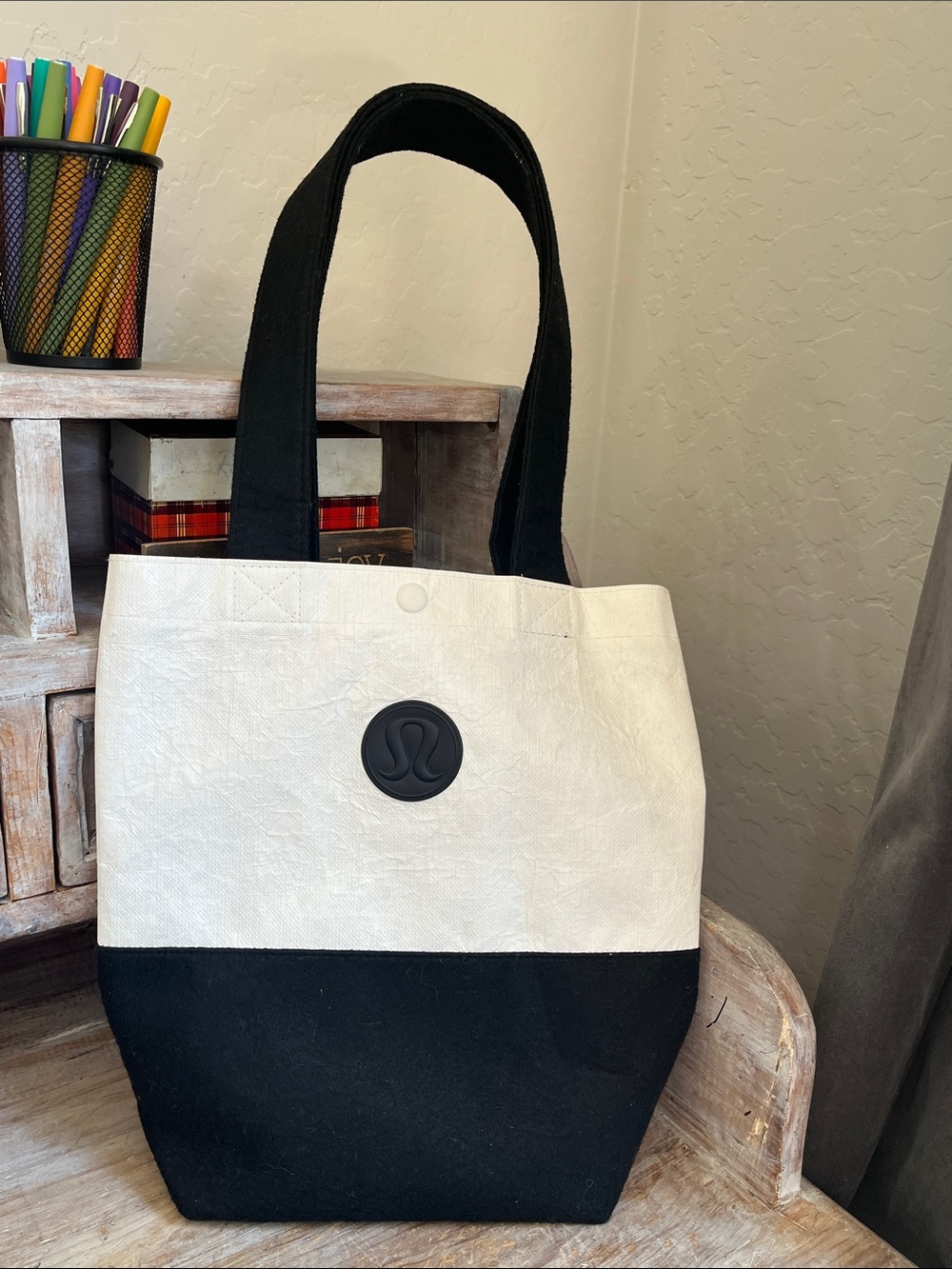 🖤🤍 Lululemon Reusable Tote Small White Black Large Logo Felt Bottom